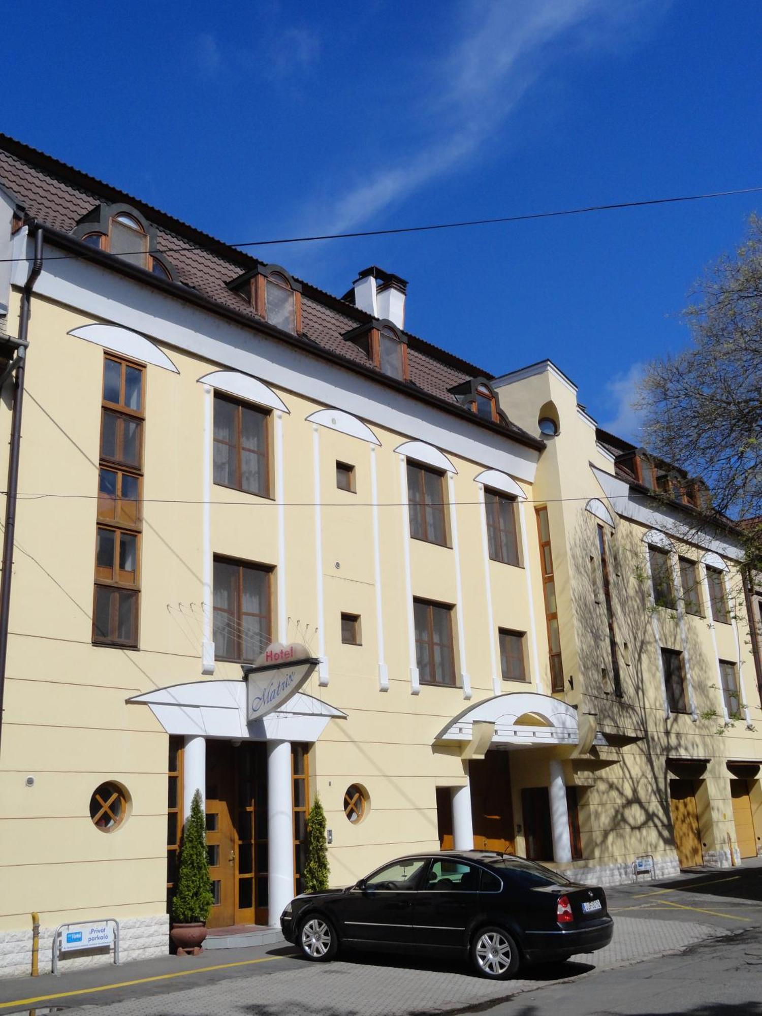 Hotel Matrix Сегед Екстериор снимка